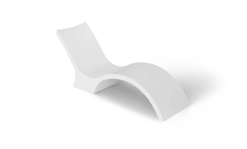 Signature Chaise Deep in-pool chaise in White on a deep-water tanning ledge